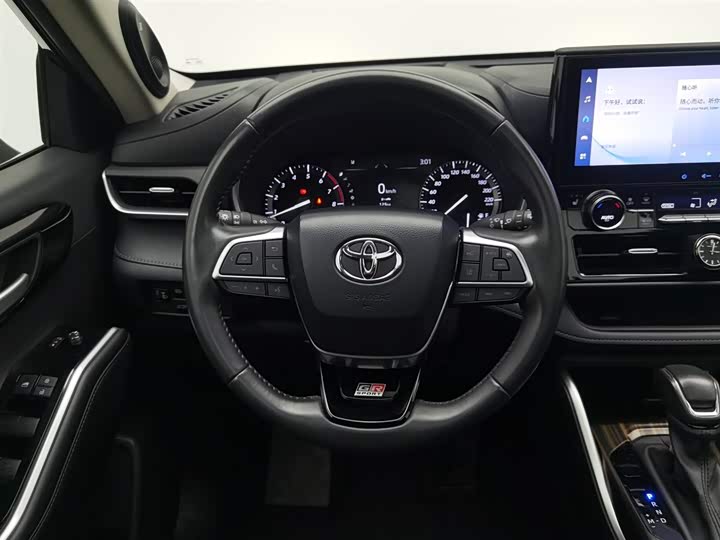 Фото 11 - Toyota Highlander