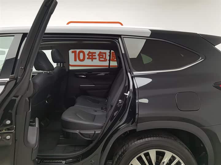 Фото 15 - Toyota Highlander