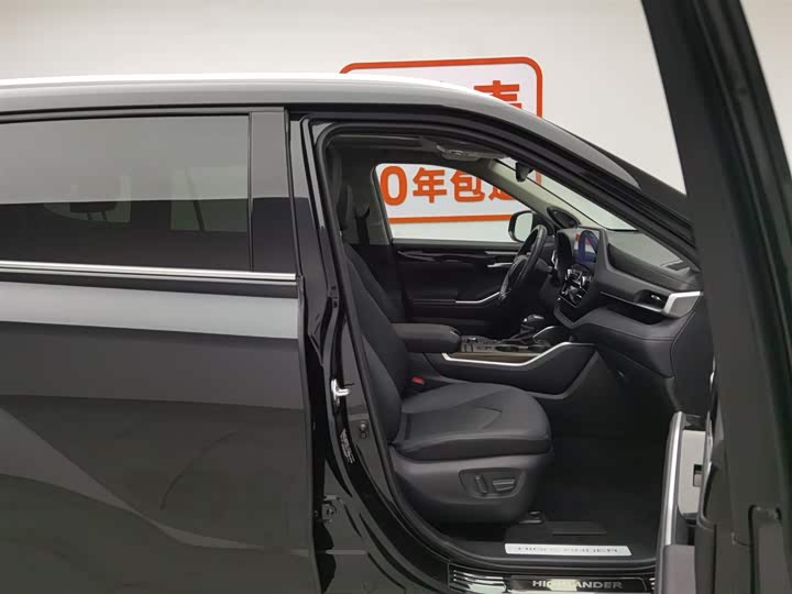 Фото 23 - Toyota Highlander