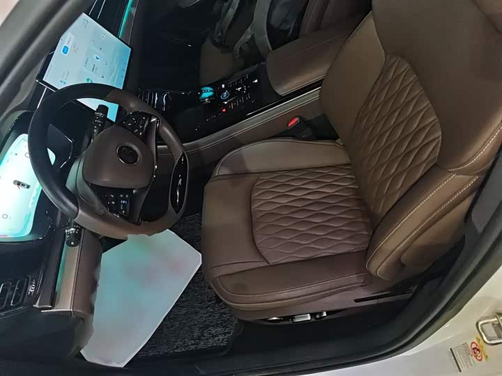 Фото 15 - BYD Han