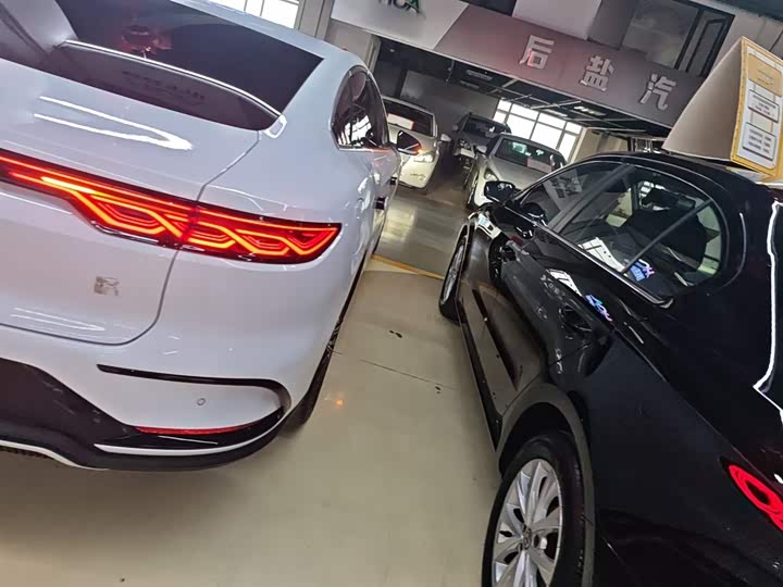 Фото 8 - BYD Han