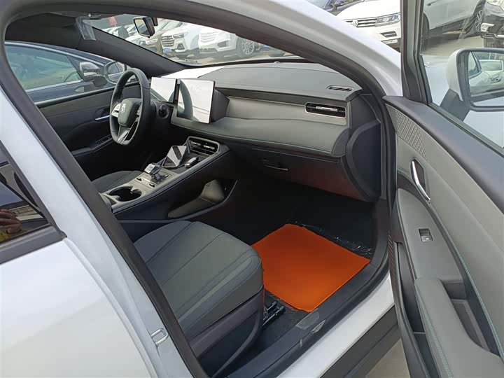 Фото 25 - BYD Qin Plus