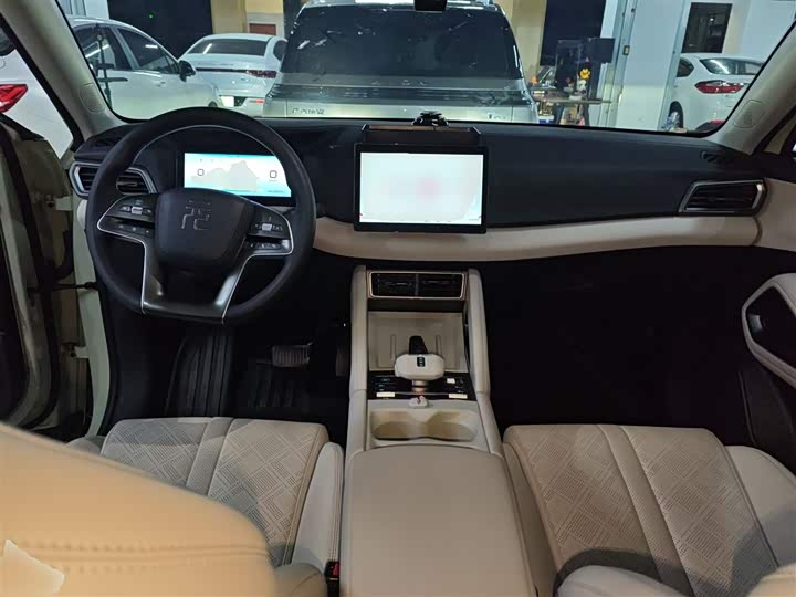 Фото 10 - BYD Yuan Up