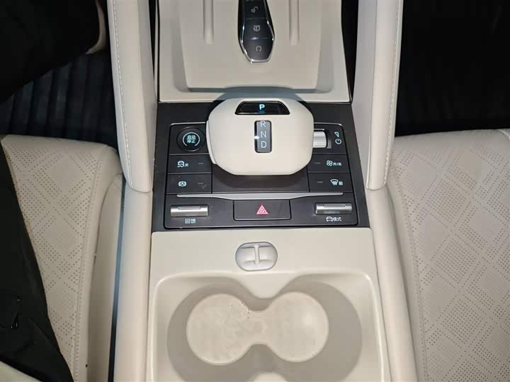 Фото 14 - BYD Yuan Up