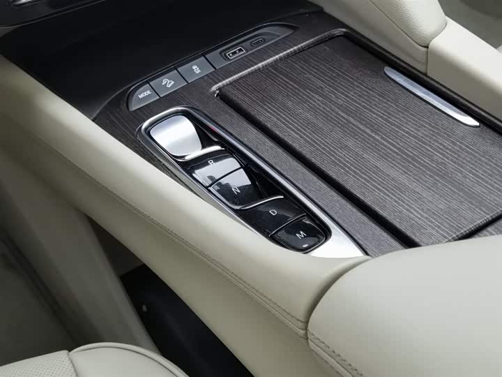 Фото 13 - Buick Enclave