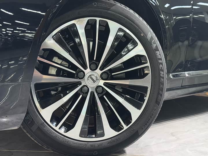 Фото 19 - Volvo S90