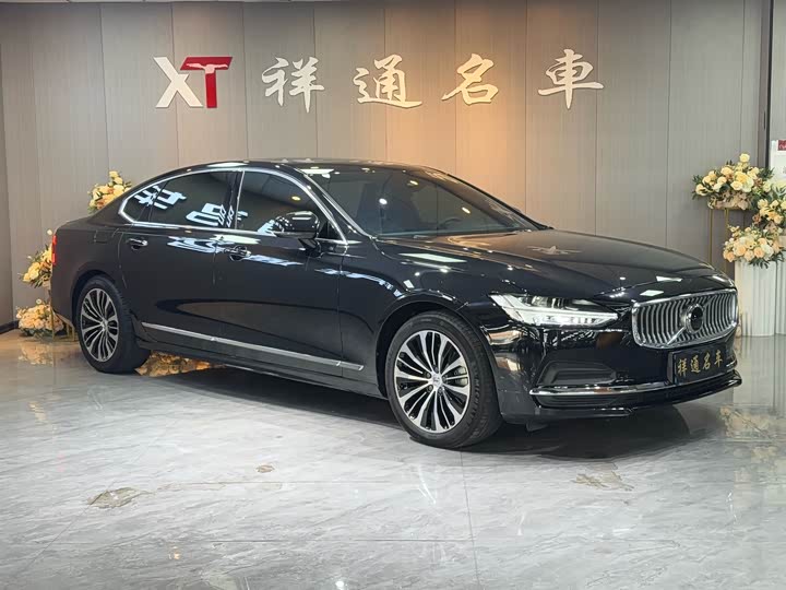 Фото 3 - Volvo S90