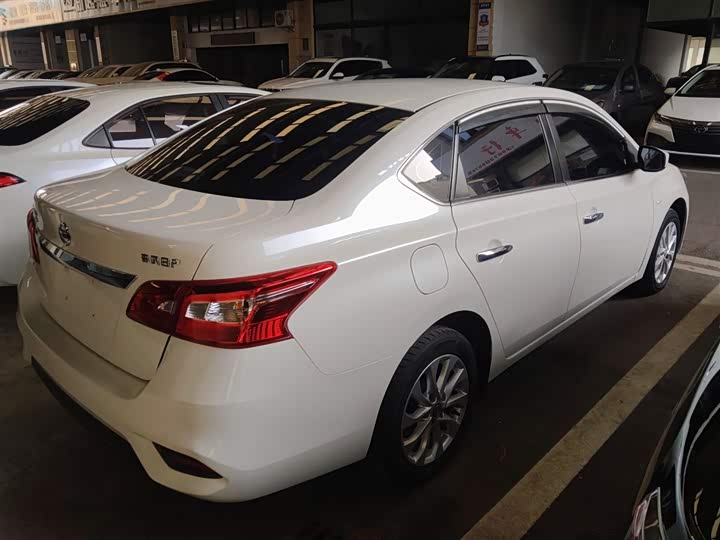 Фото 7 - Nissan Sylphy
