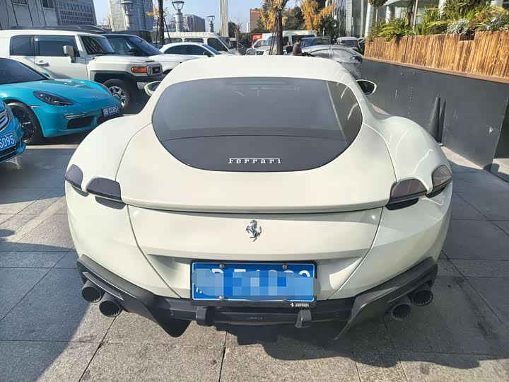 Фото 3 - Ferrari Roma