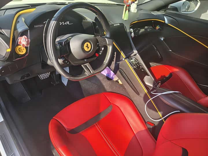 Фото 4 - Ferrari Roma