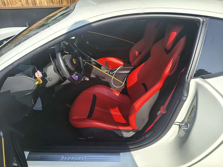 Фото 5 - Ferrari Roma