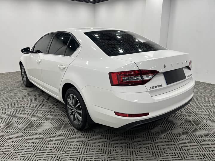 Фото 9 - Skoda Octavia Pro