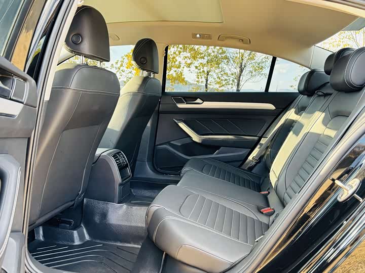 Фото 11 - Volkswagen Magotan