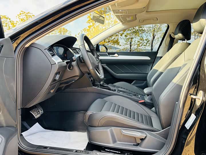 Фото 12 - Volkswagen Magotan