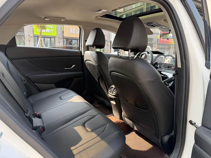 Фото 5 - Hyundai Elantra N line