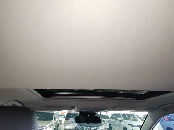 Фото 18 - Toyota RAV4