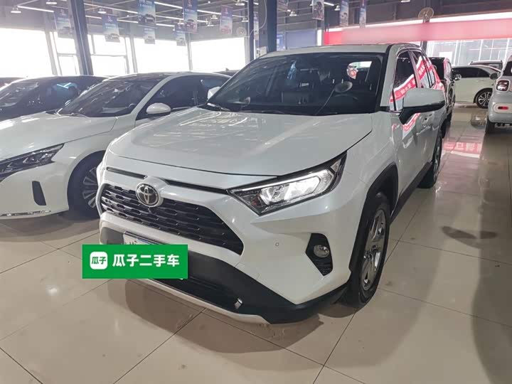 Фото 2 - Toyota RAV4