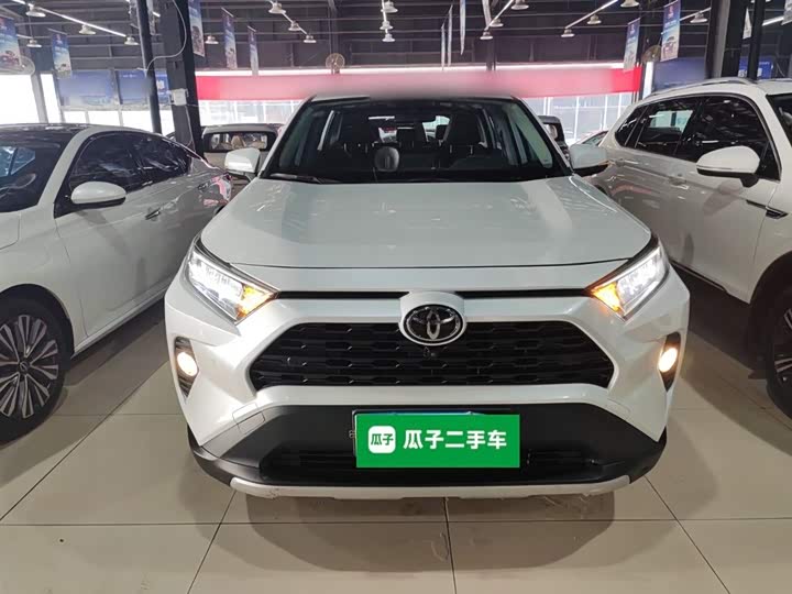 Фото 3 - Toyota RAV4