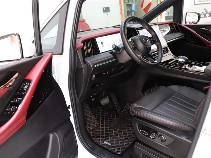 Фото 10 - GAC Trumpchi M8