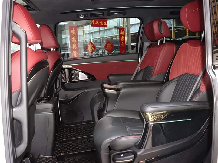 Фото 12 - GAC Trumpchi M8