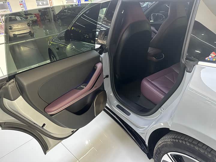 Фото 10 - Nio ET5T