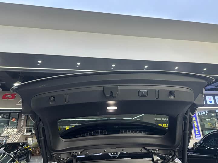 Фото 14 - Nio ET5T