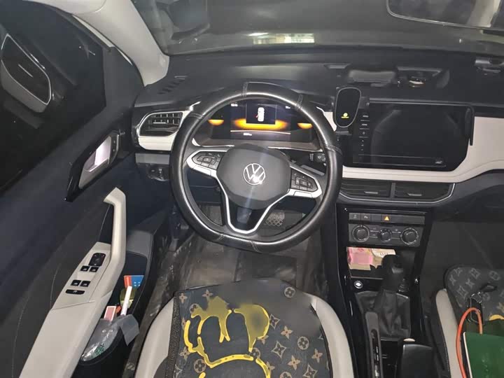 Фото 3 - Volkswagen Tharu