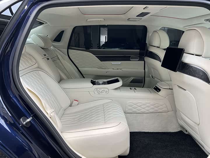 Фото 11 - Genesis G90