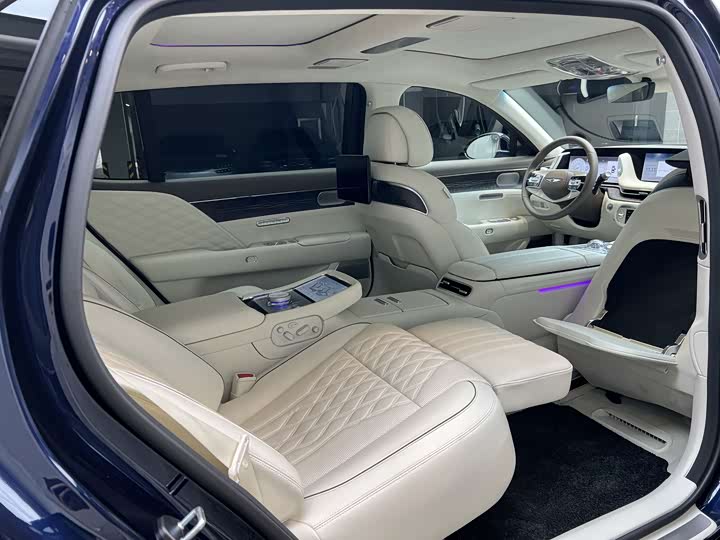 Фото 9 - Genesis G90