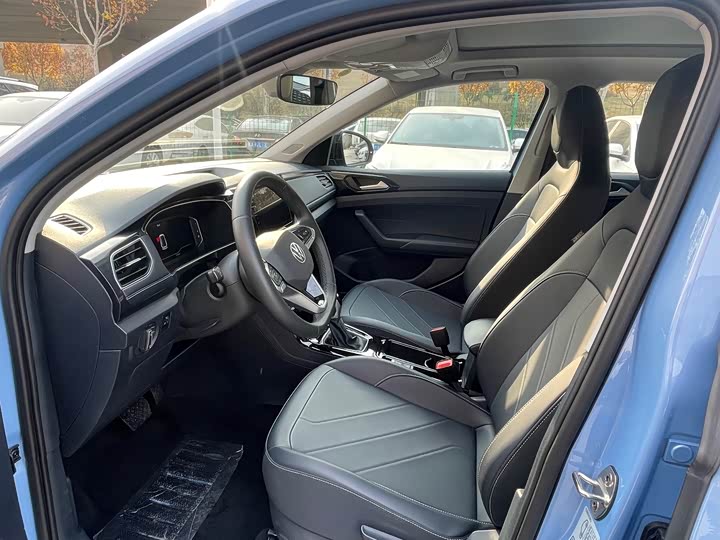 Фото 7 - Volkswagen Tharu