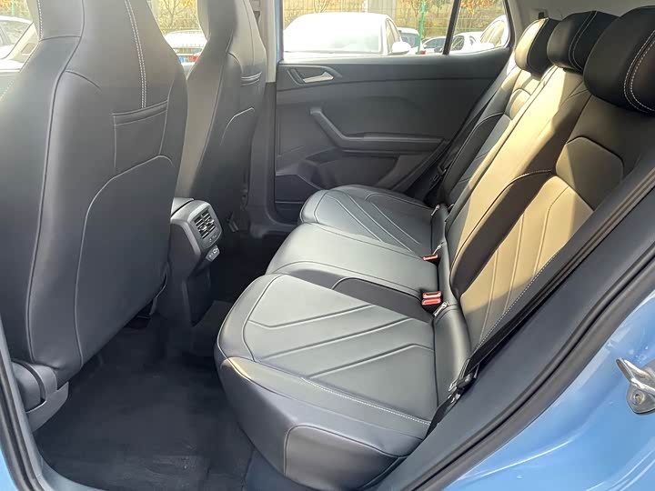 Фото 8 - Volkswagen Tharu