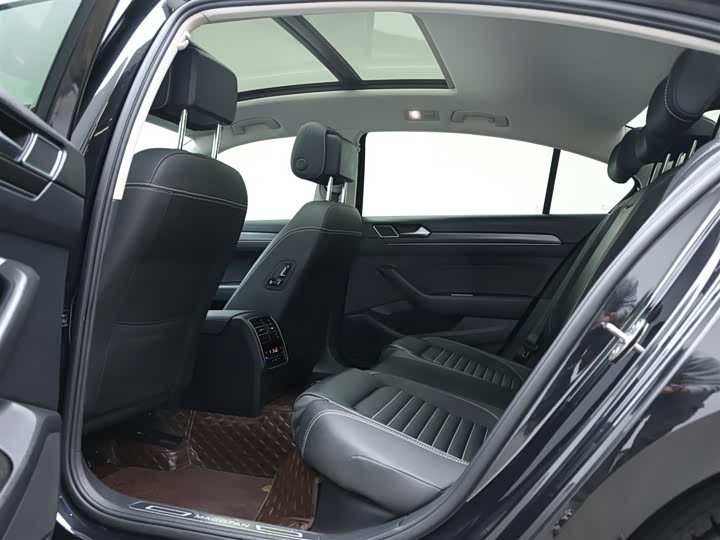 Фото 13 - Volkswagen Magotan