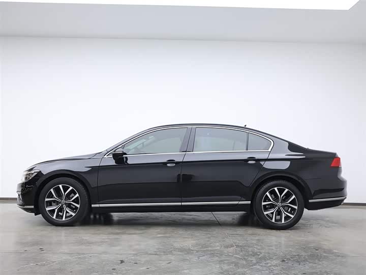 Фото 5 - Volkswagen Magotan