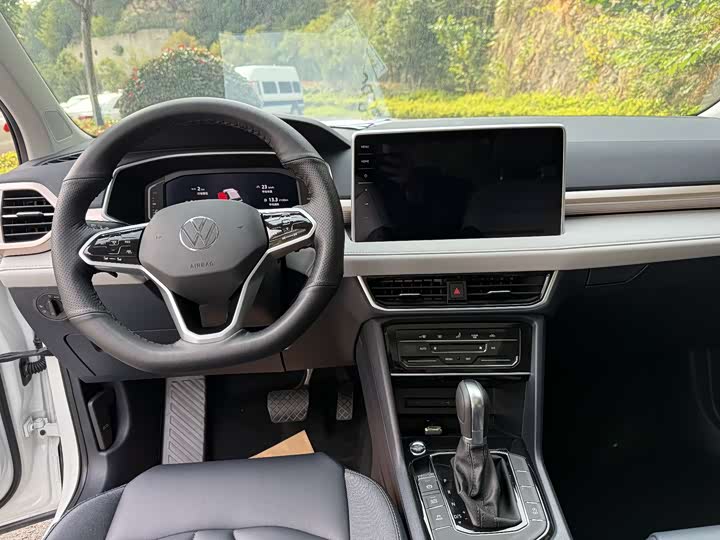 Фото 6 - Volkswagen Tharu