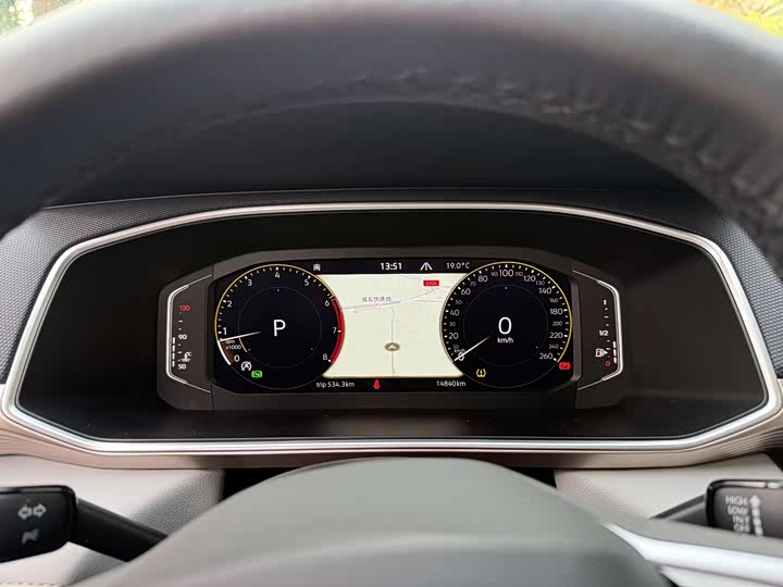 Фото 7 - Volkswagen Tharu