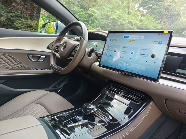 Фото 13 - BYD Han