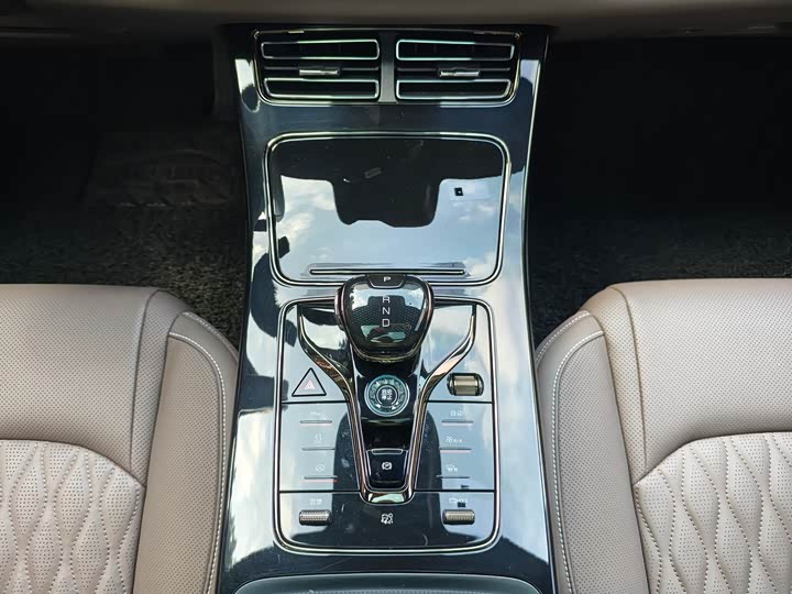 Фото 15 - BYD Han