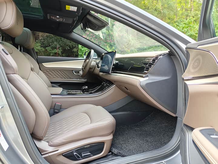 Фото 19 - BYD Han