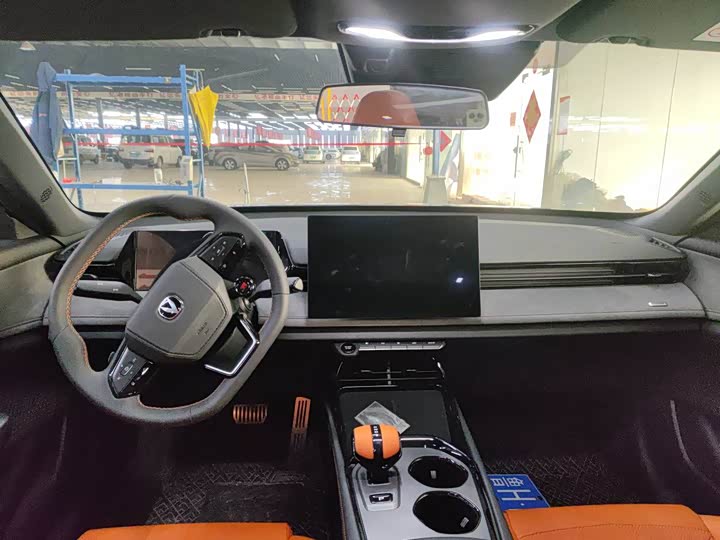 Фото 2 - Changan UNI-V