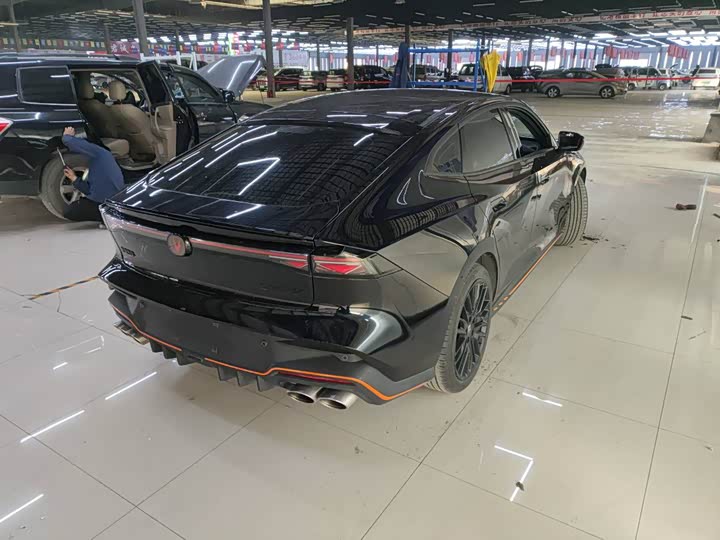 Фото 9 - Changan UNI-V