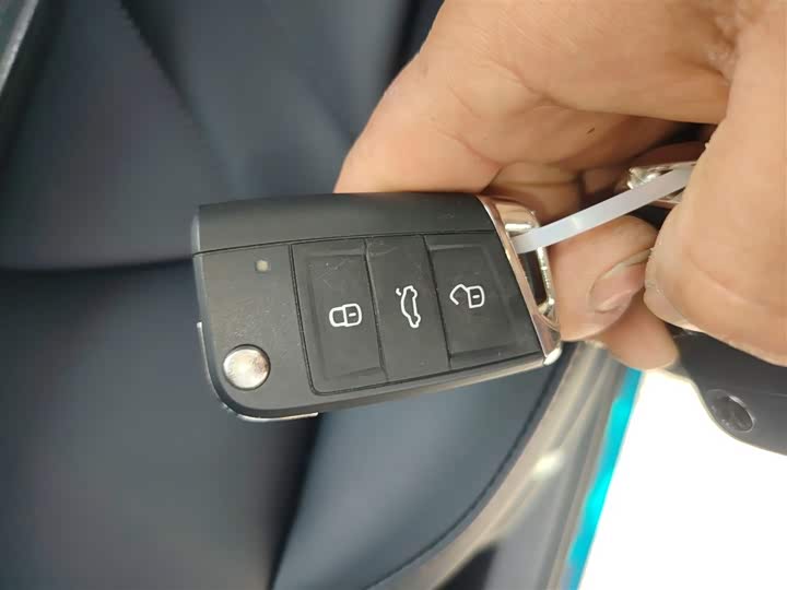 Фото 9 - Volkswagen Tharu