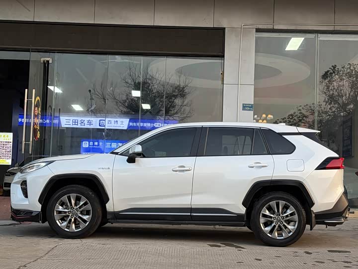 Фото 12 - Toyota Wildlander