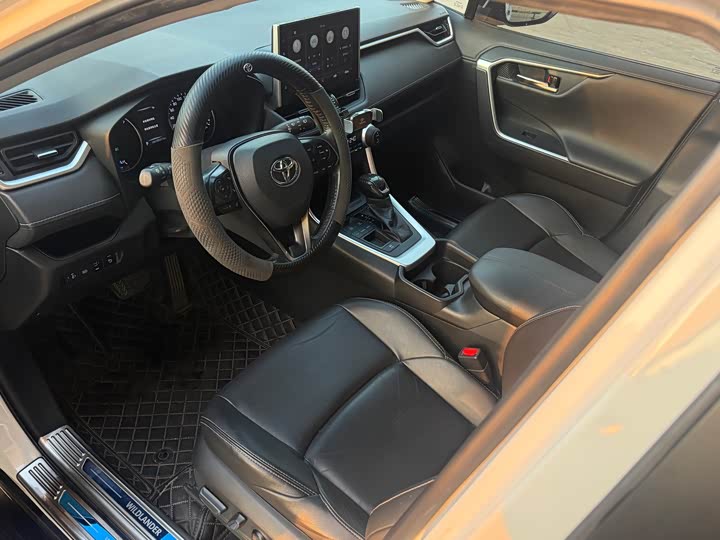 Фото 4 - Toyota Wildlander