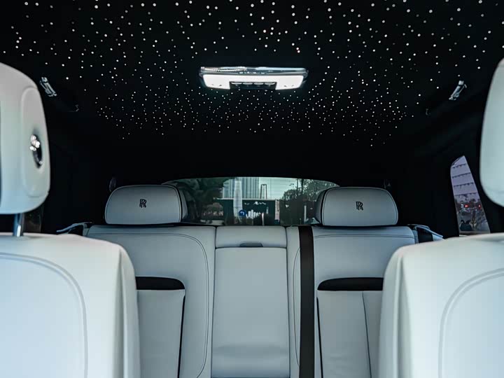 Фото 16 - Rolls-Royce Cullinan