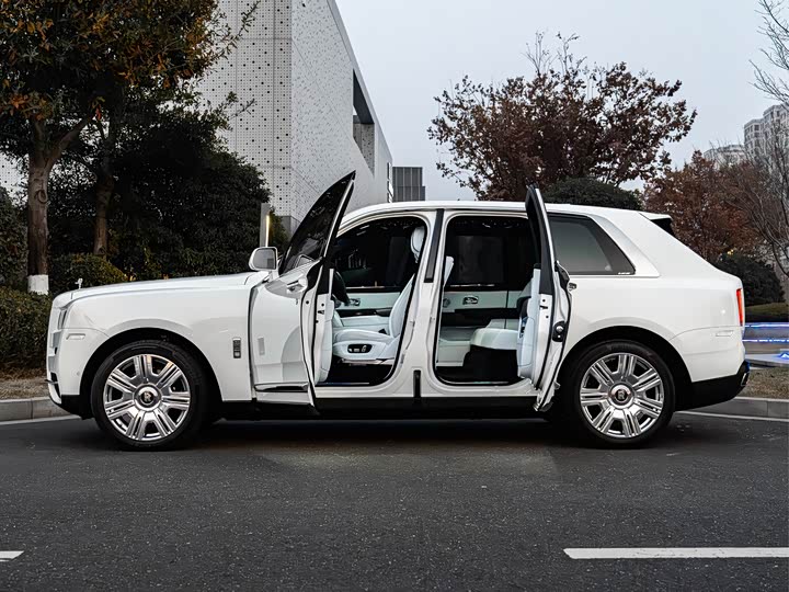 Фото 5 - Rolls-Royce Cullinan