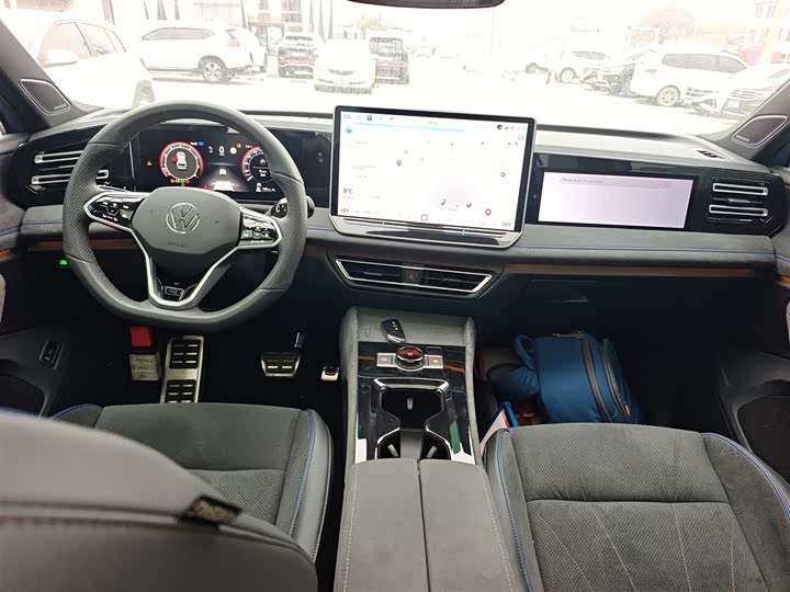 Фото 10 - Volkswagen Tiguan L Pro