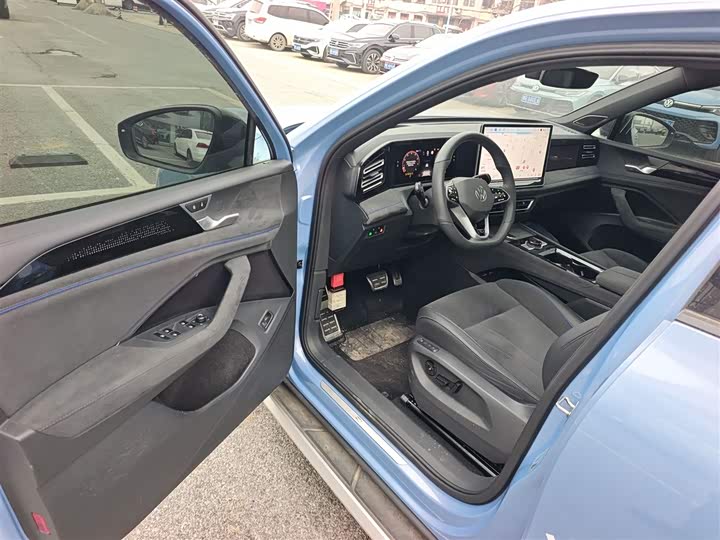 Фото 16 - Volkswagen Tiguan L Pro