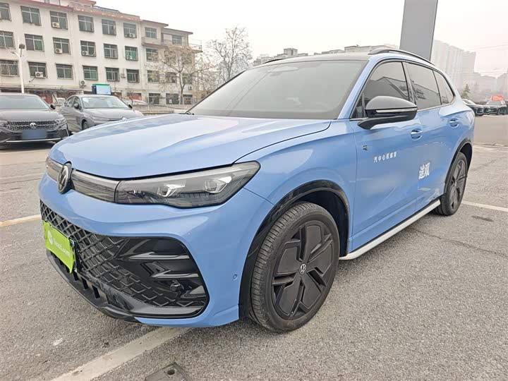 Фото 2 - Volkswagen Tiguan L Pro