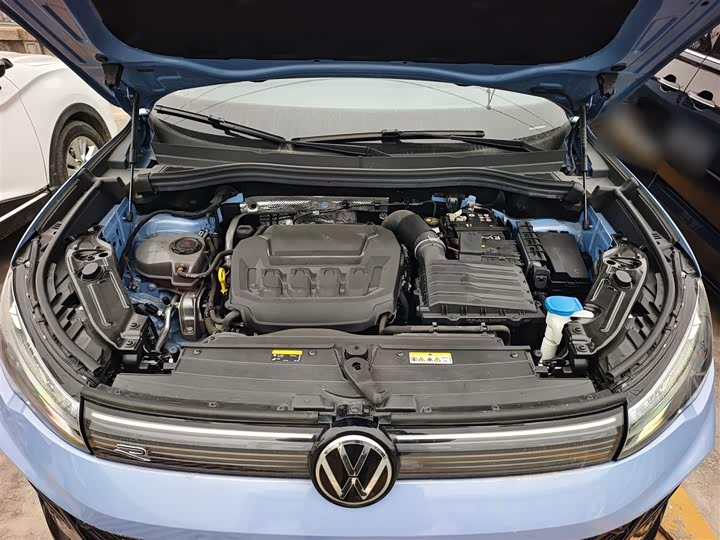 Фото 20 - Volkswagen Tiguan L Pro