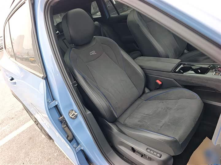 Фото 25 - Volkswagen Tiguan L Pro